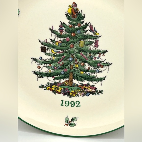 Vintage Spode Christmas Tree Collector 1992 Salad Dessert Plate England 8.5 in - Picture 3 of 7